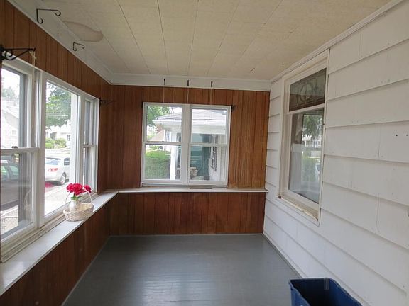 Enclosed Front Porch