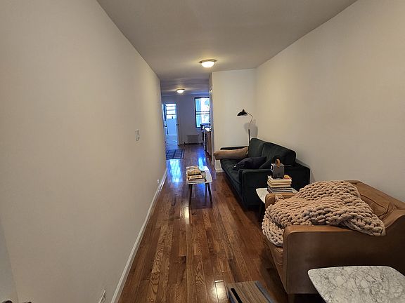 5th image of 415 E 9th St APT 8