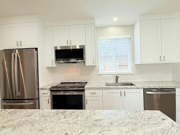 205 Barbara Ct #A — Photo 12