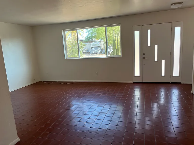 5035 E Scarlett St — Photo 1