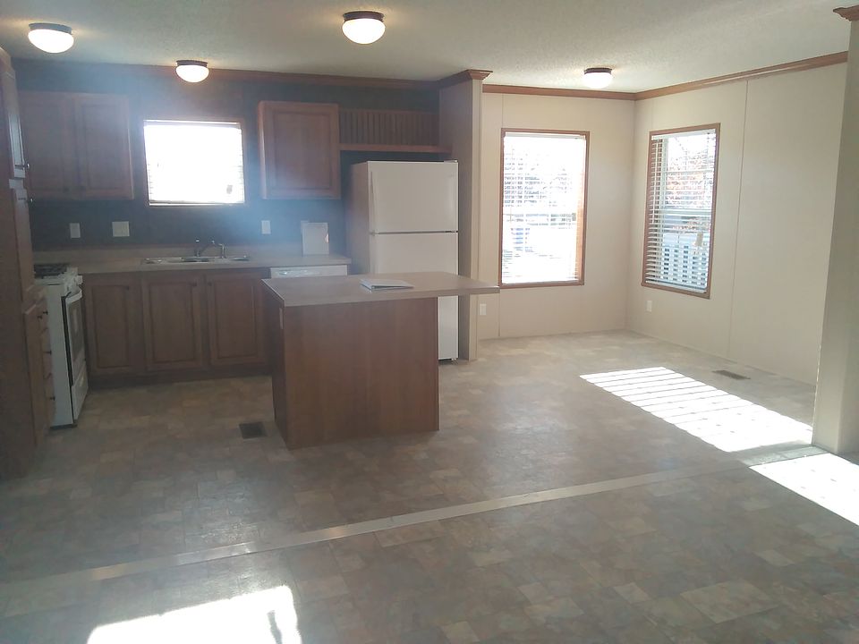 2nd image of 445 Chestnut Dr