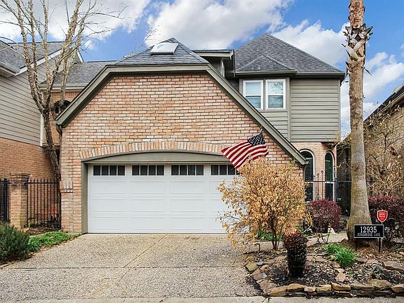 2nd image of 12935 Kingsbridge Ln