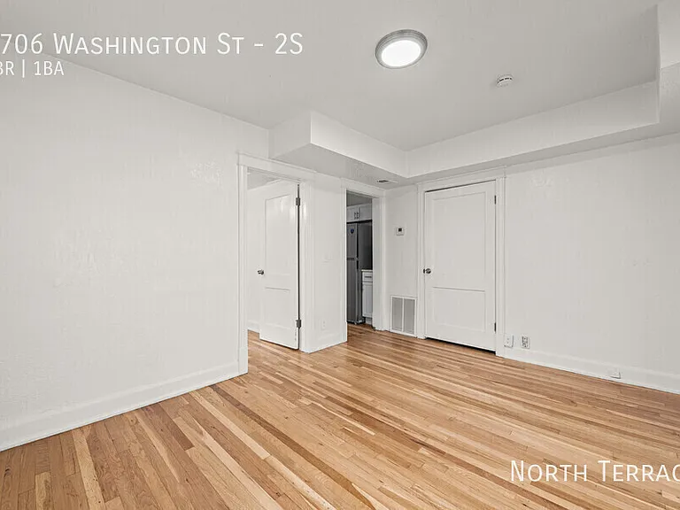 3706 Washington St #2S — Photo 8