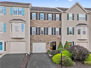 1061 Royal Dr, Canonsburg, PA 15317