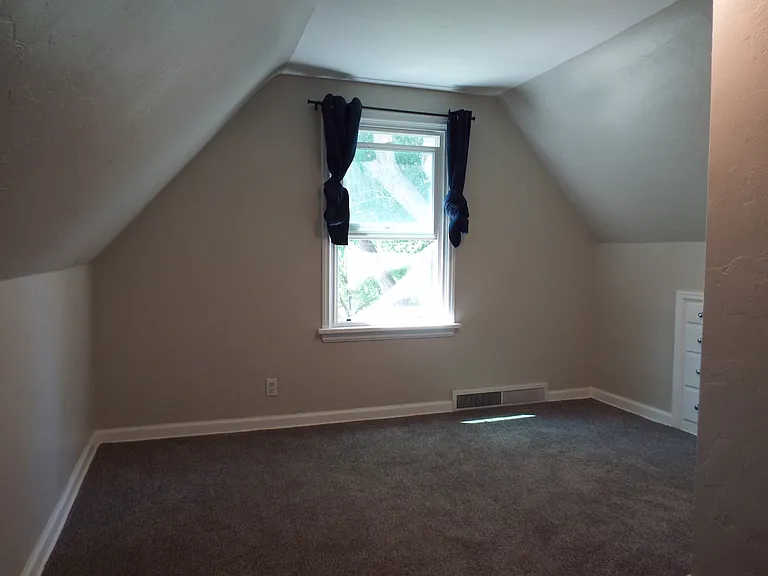484 G St — Photo 15