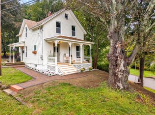 24 Maennerchor Ave, Taftville, CT 06380