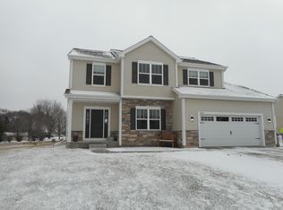 3280 Sherman Parc Cir, Jackson, WI 53037