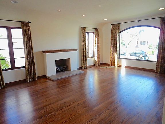 4th image of 4637 W Talmadge Dr