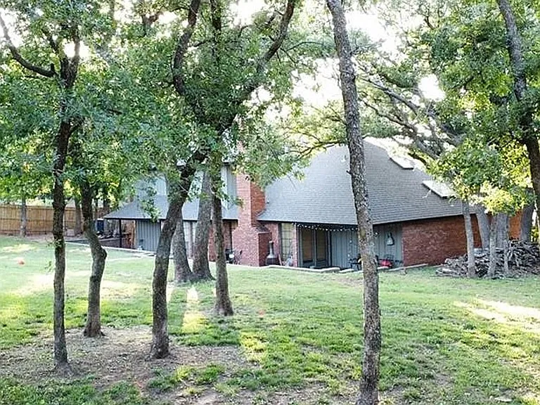 1408 Fox View Ct — Photo 30