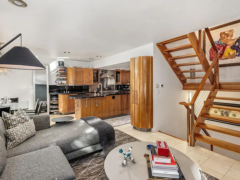 814 W Bleeker St #E4 — Photo 4