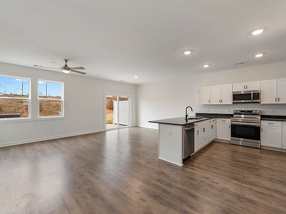 5th image of 1427 Darrowby Way