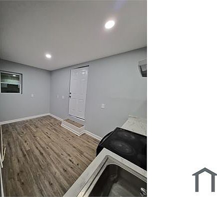 1st image of 1014 Oakland Dr SW #3