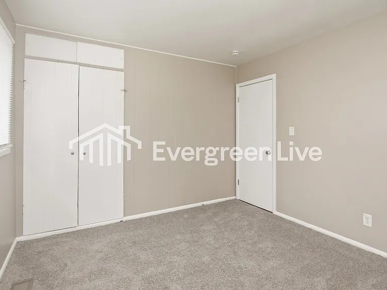 3673 Tiffany Dr — Photo 8