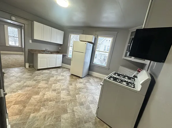 714 19th St APT E, Watervliet, NY 12189