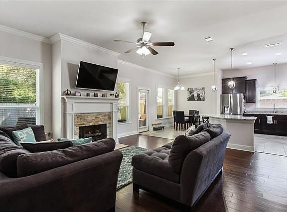 5th image of 721 Ashlawn Dr