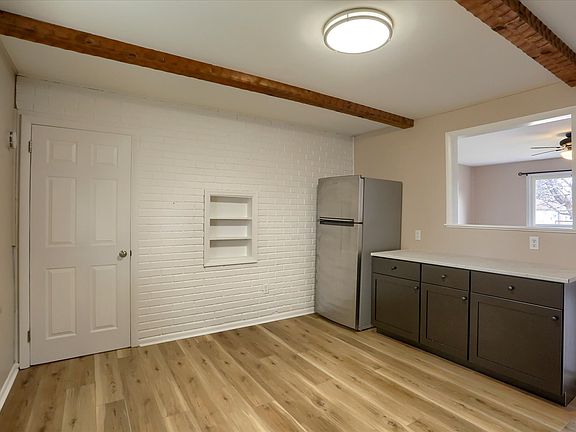 4th image of 81 Kensington Dr