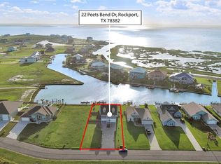 22 Peets Bend Dr, Rockport, TX 78382