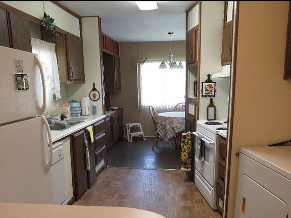 2nd image of 1375 Laura St