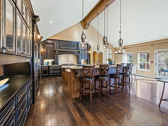 2nd image of 2524 Villanella Ct