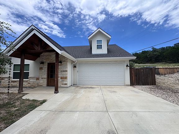 3rd image of 110 Brooklynn Ln