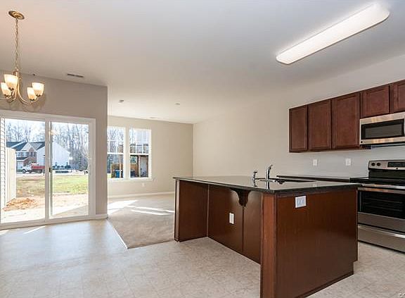 3rd image of 4687 Noland Blvd #46