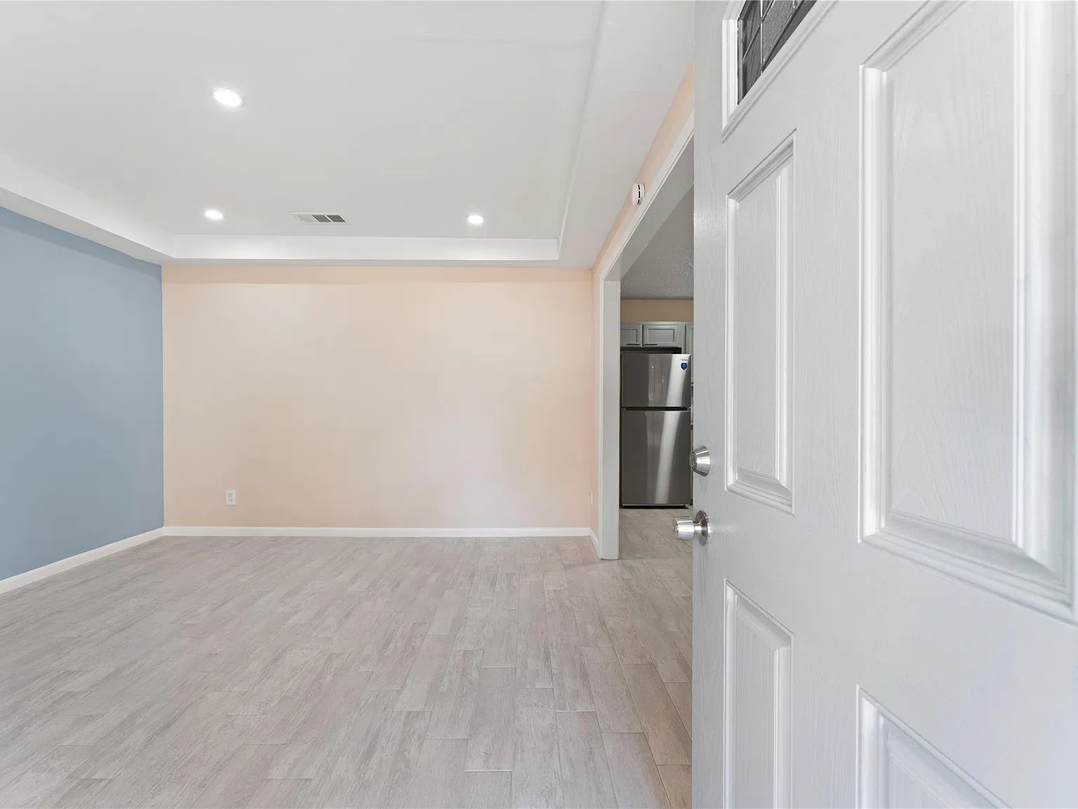 3 bed, 1.5 bath, 1057 sqft, $1,850 — Photo 4