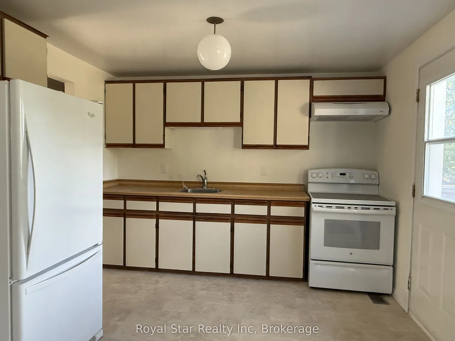 3 bed, $3,000 — Photo 4
