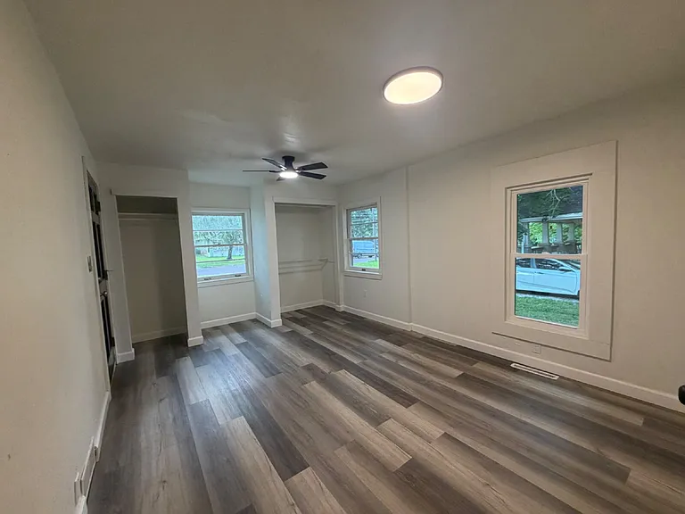 2116 W Elm St — Photo 9