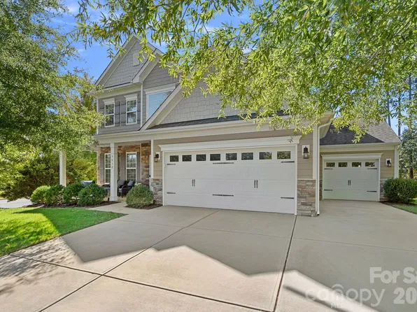 9038 Loch Glen Way, Charlotte, NC 28278