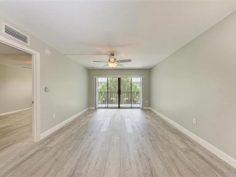 515 30th Ave W #H201 — Photo 9