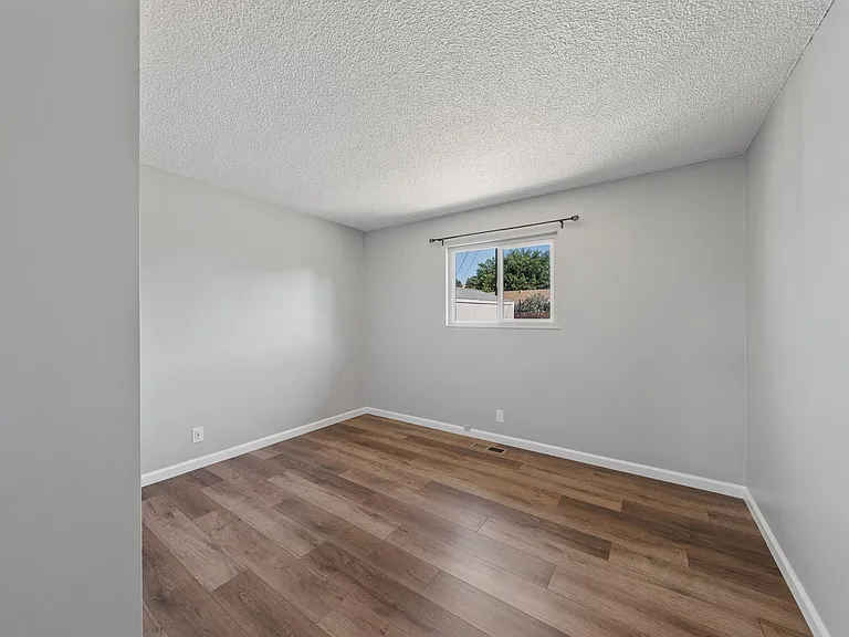 2565 Pequop St — Photo 29