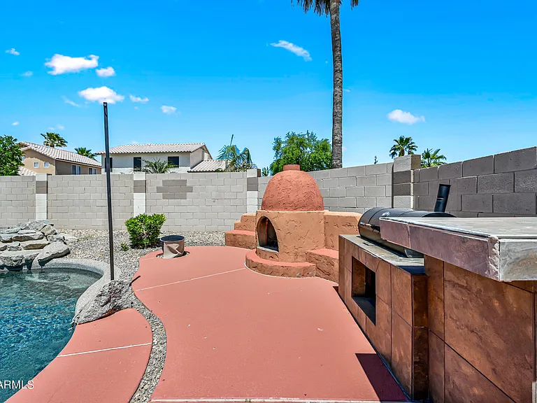 16224 W Jefferson St — Photo 27