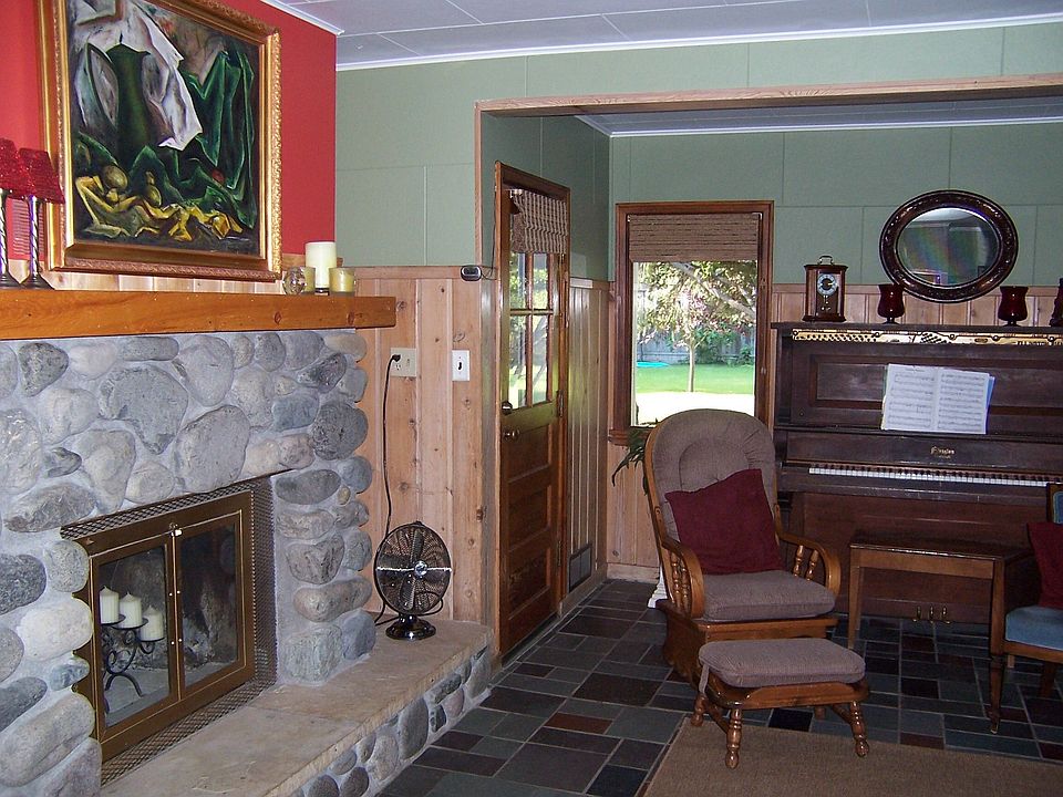 Cozy Living Area