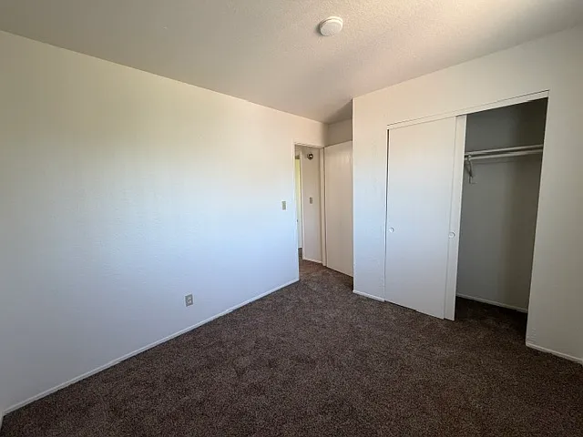 123 E Walnut St #F — Photo 3