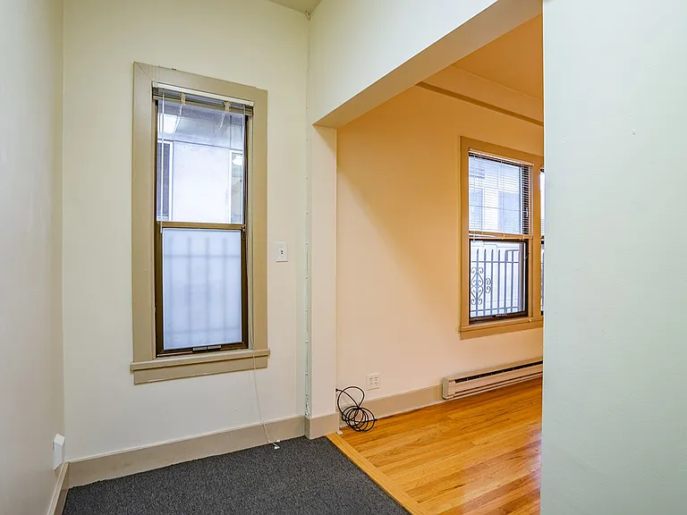 The Duke Apartments — Photo 4
