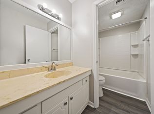 500 Umstead Dr Unit 104-A, Chapel Hill, NC 27516