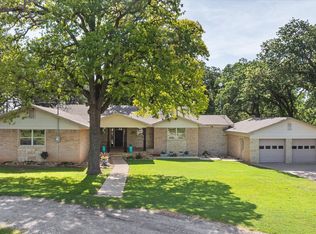 111 Encino Springs Ln, Weatherford, TX 76088