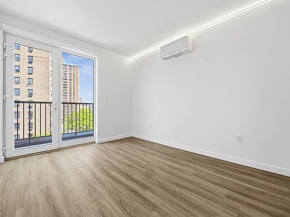 4th image of 100 Sullivan Pl #404
