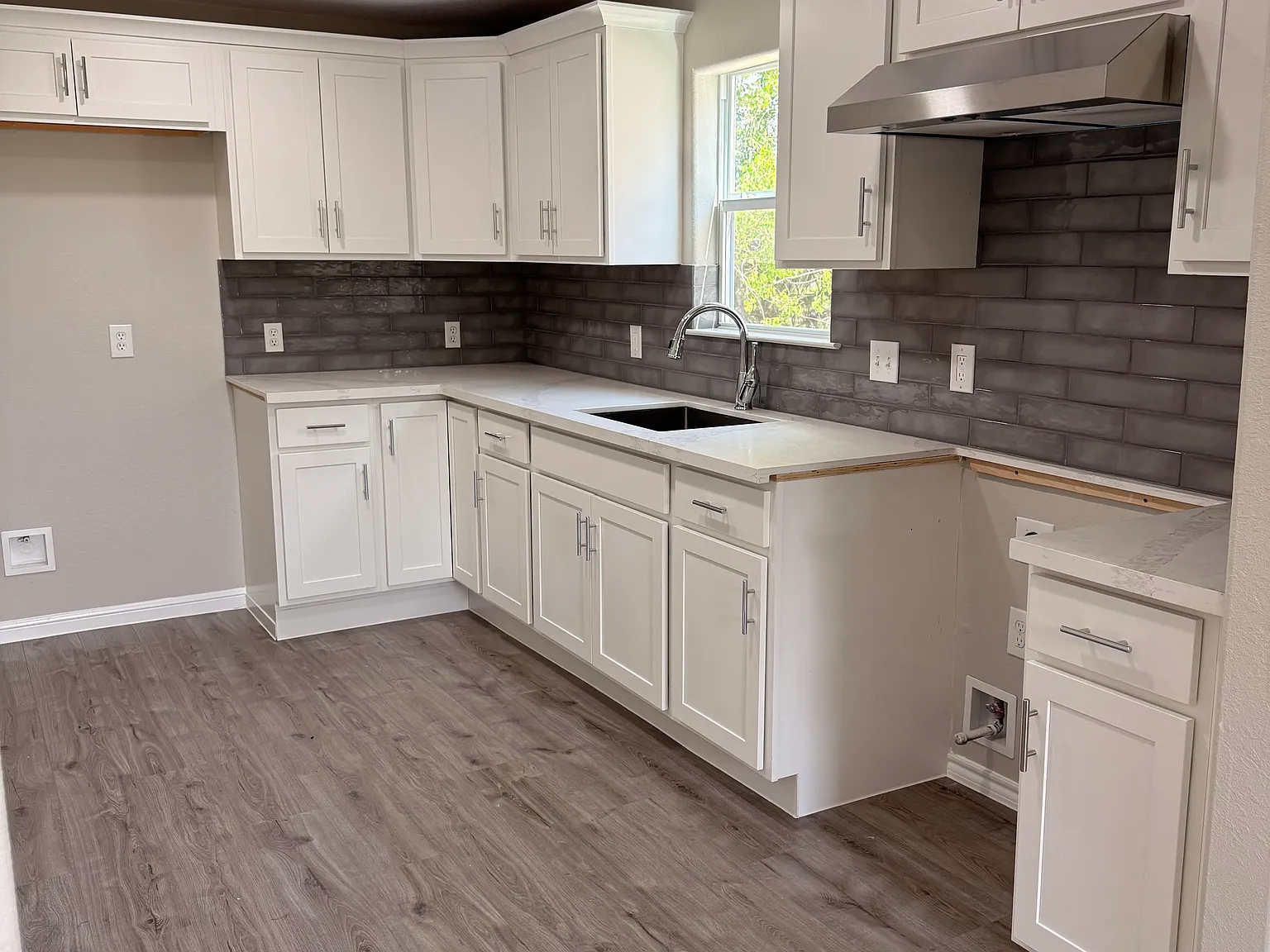 4 bed, 1209 sqft, $1,600 — Photo 4