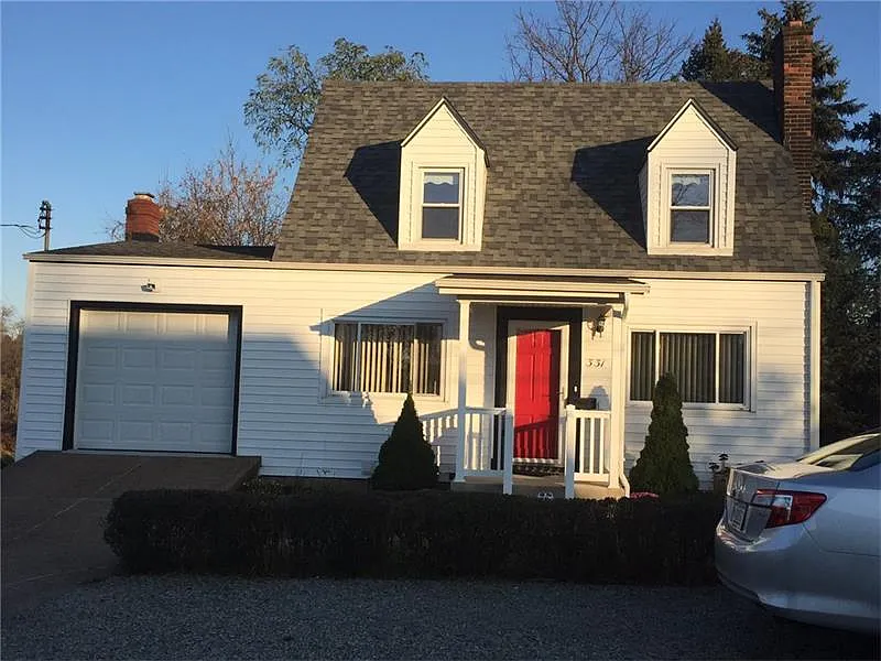331 James Ave photo 1