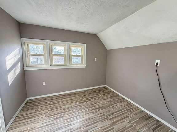 5th image of 101-103 Bristol St #3