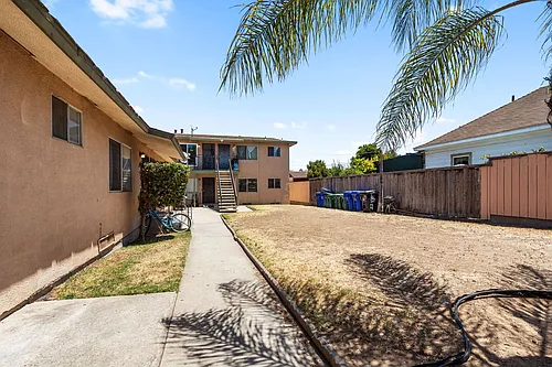 Modern 1 & 2 Bedroom Apartments in Logan Heights Photo 1