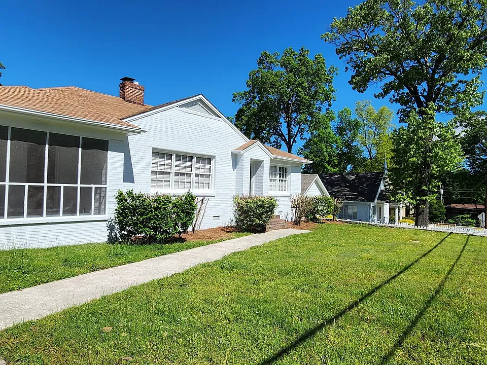 1447 Grant Dr