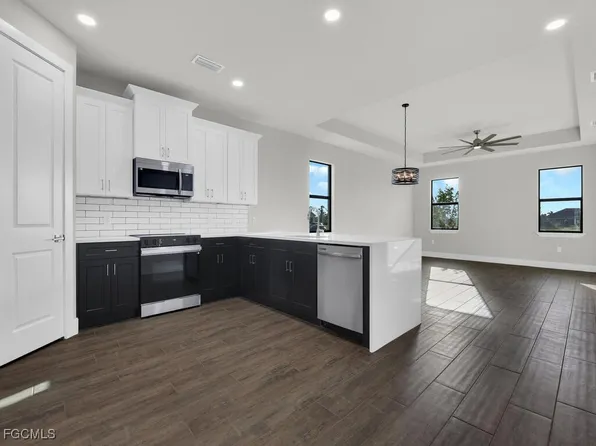 2530 NW 25th Pl, Cape Coral, FL 33993