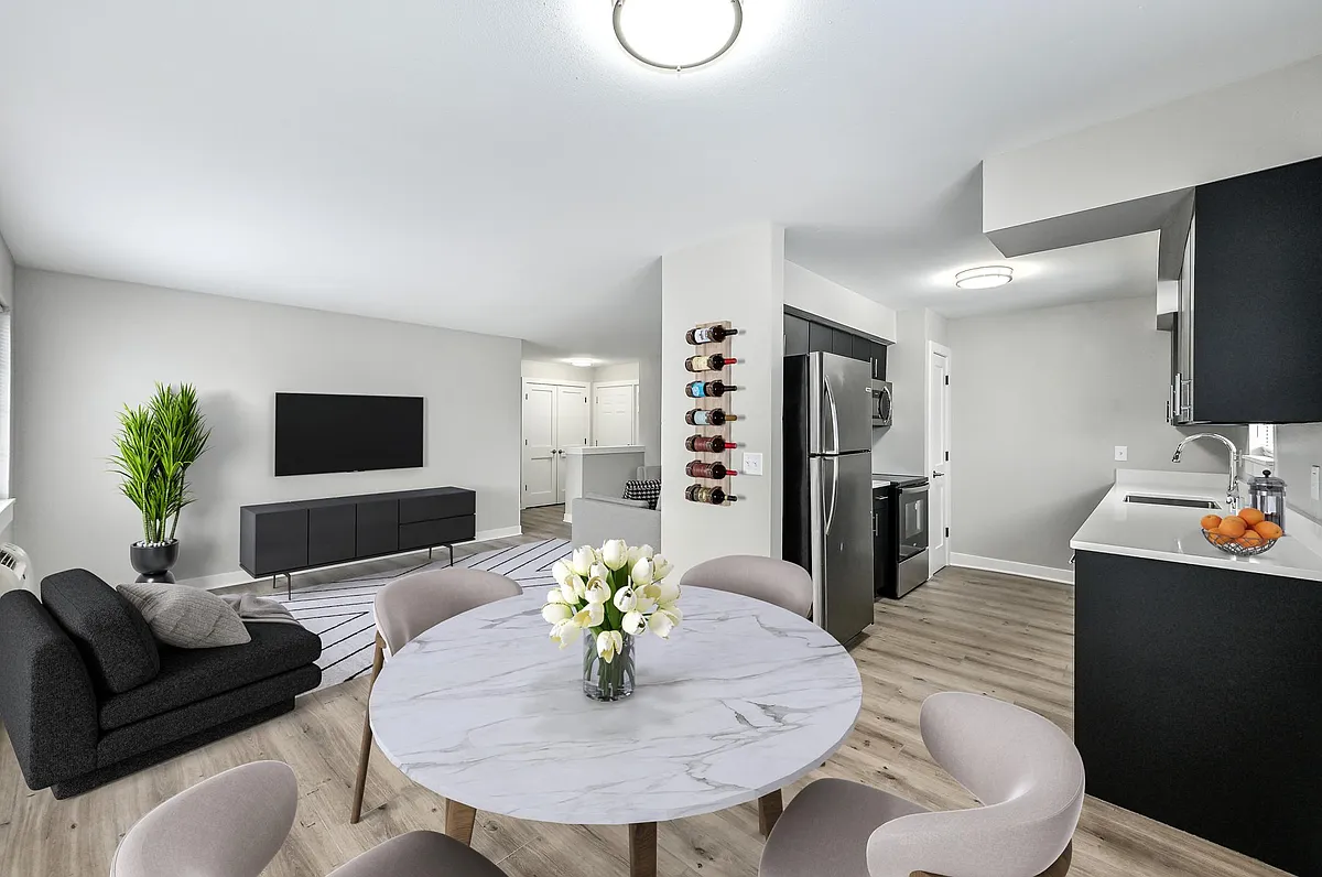 Building Photo - 12019 W Burleigh St #202