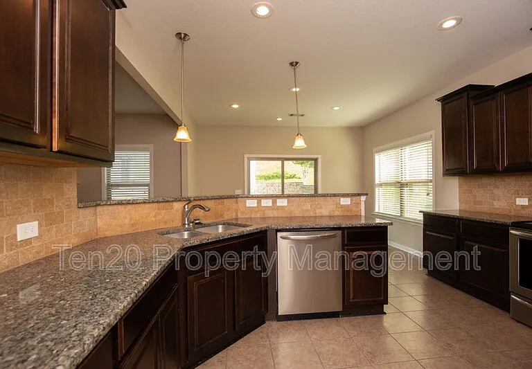 2510 Ridgewood Way — Photo 16