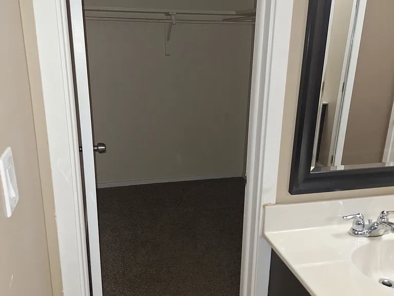 2147 Broadmoor Road Cir — Photo 10