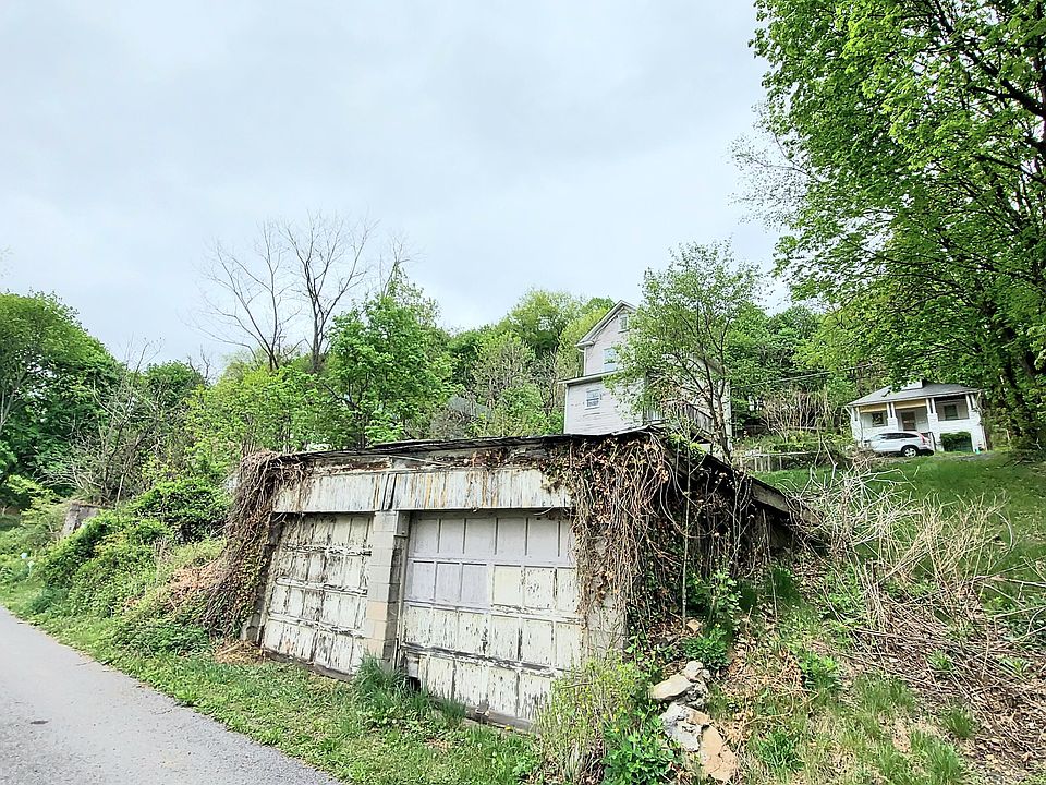 2nd image of 389 Lunen St