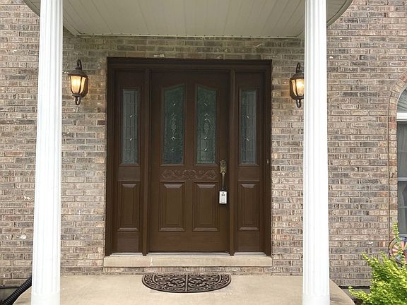 3rd image of 502 Surrey Woods Dr