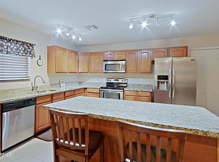 3721 W CALAVAR Road, Phoenix, AZ 85053